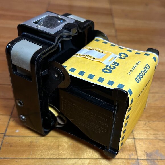 VINTAGE KODAK BROWNIE HAWKEYE CAMERA / CAMERA FLASH MODEL - Picture 2 of 9